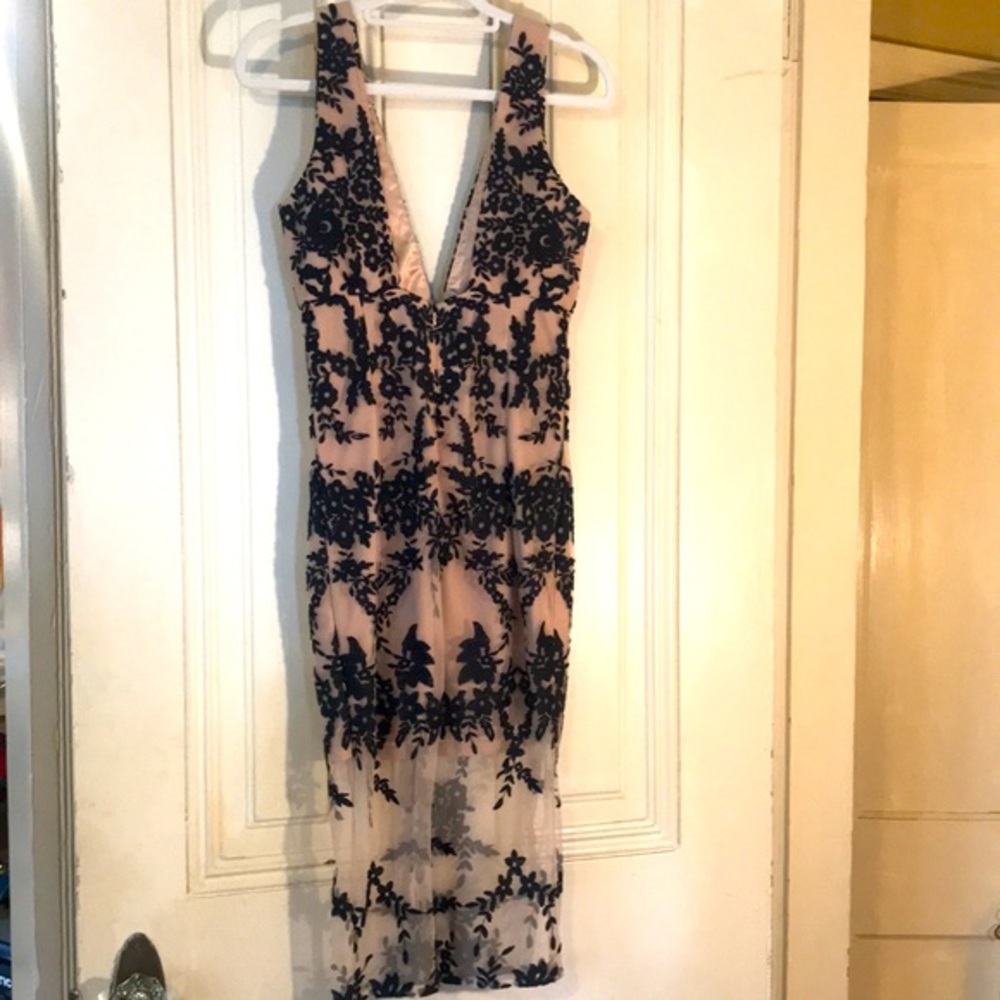 Bardot Lace Sheath Dress - Picture 5 of 5
